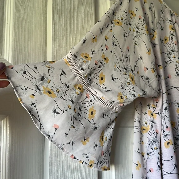 Ann Taylor LOFT Ivory Yellow Blouse - Picture 4 of 4